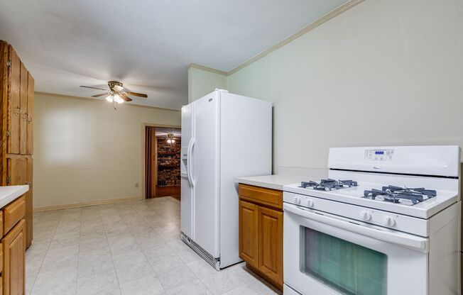 2 beds, 2 baths, $1,295