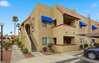 Beautiful 2 Bedroom Condo in China Town District