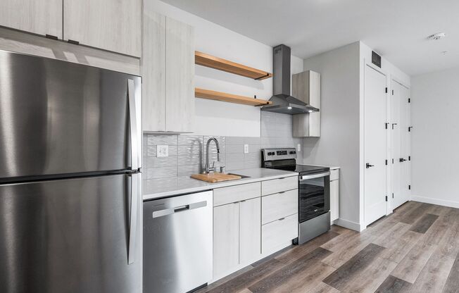 Studio, 1 bath, 400 sqft, $1,225, Unit 102