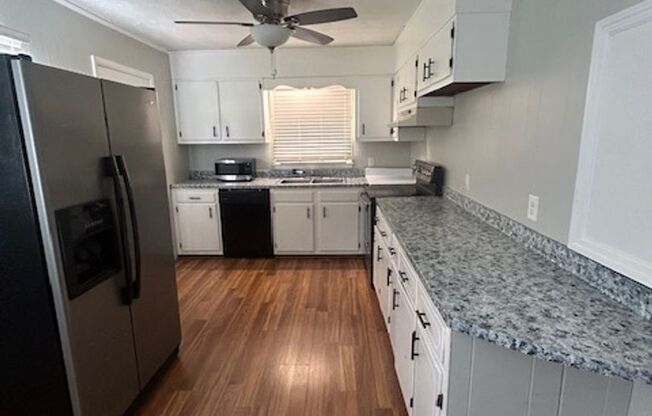 3 beds, 1 bath, $1,300