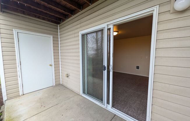 2 beds, 2 baths, 994 sqft, $1,475, Unit E101