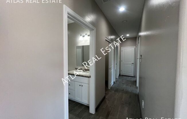 2 beds, 1 bath, 803 sqft, $1,350