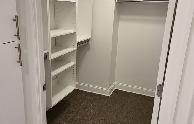 1 bed, 1 bath, 993 sqft, $1,950, Unit 408