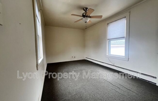 1027 TOLL GATE RD