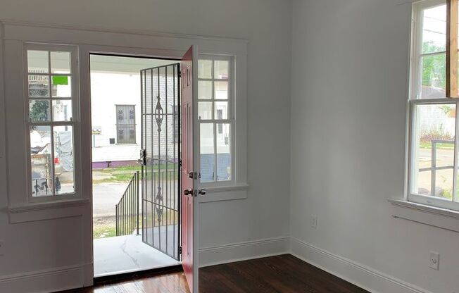 2709-11 N. Roman St.