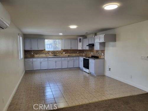 5 beds, 3 baths, 1,900 sqft, $3,900