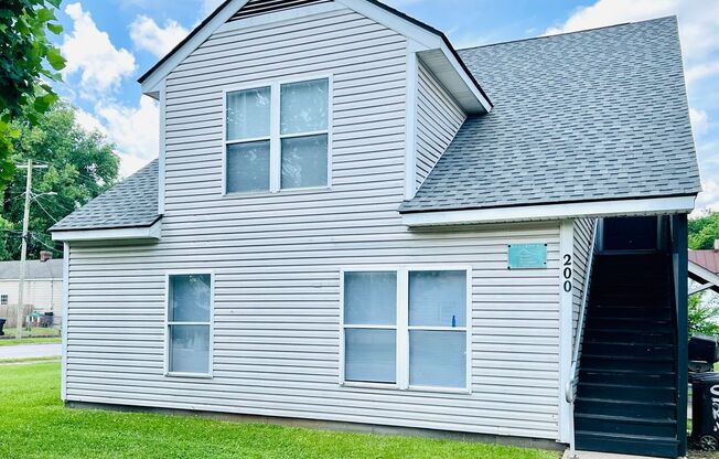 Updated first floor 1 bedroom apartment in West Louisville- Section 8 accepted