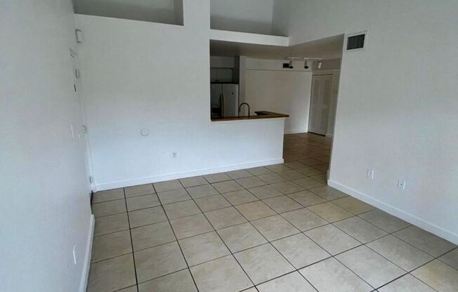 Beautiful 3-bedroom, 2-bath condo in Vista Trace