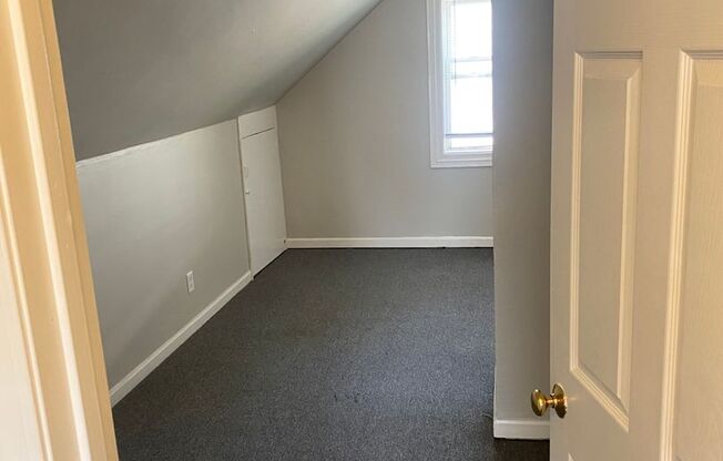 4 beds, 1 bath, $3,025