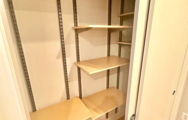 1 bed, 1 bath, $2,500, Unit 506