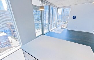 226 W ILLINOIS