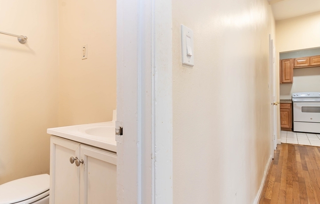 2 beds, 1 bath, 750 sqft, $2,900, Unit 36