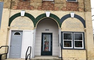 1 bed, 1 bath, $750, Unit 5