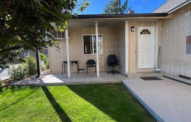 2 beds, 1 bath, 1,672 sqft, $1,995, Unit 934 Methow St #A