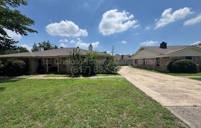 7704 JENNIFER LN