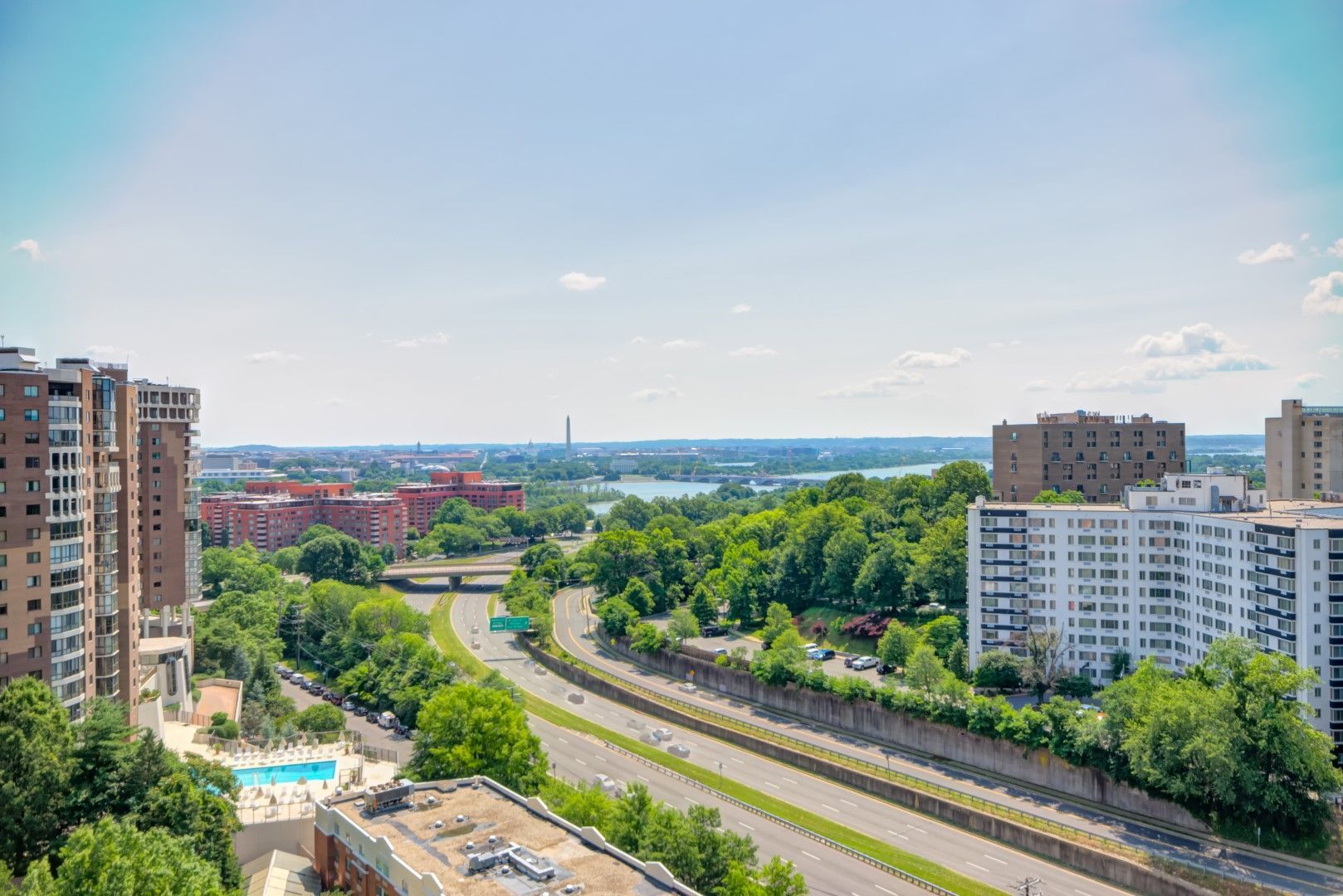 Parc Rosslyn Apartments