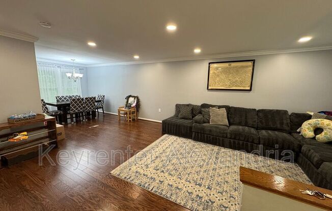 3818 VERMONT CT