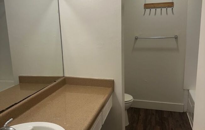 2 beds, 1 bath, 825 sqft, $2,200, Unit 312