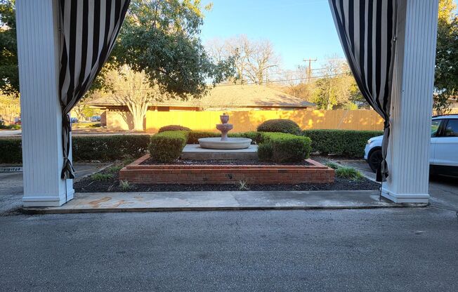 1 bed, 1 bath, $850, Unit # 350A