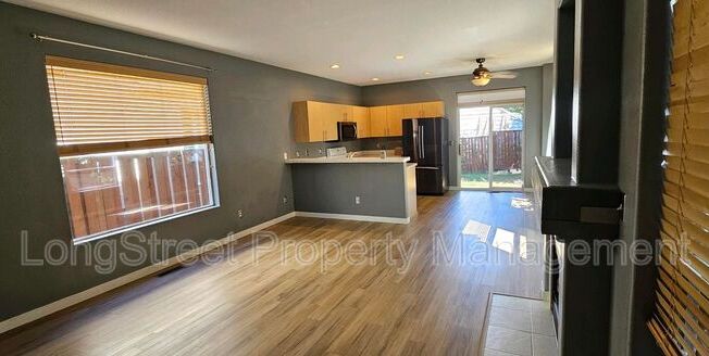 4322 NE 76 AVE