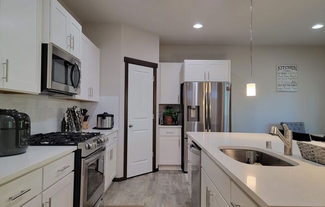 Available in May - 3bed home at The Reserve – Close to ferries, shopping and dining!