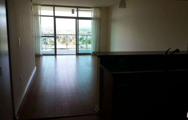 1 bed, 2 baths, 882 sqft, $4,795, Unit 1219