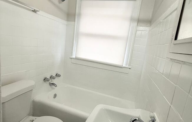 1 bed, 1 bath, $1,095, Unit B3611