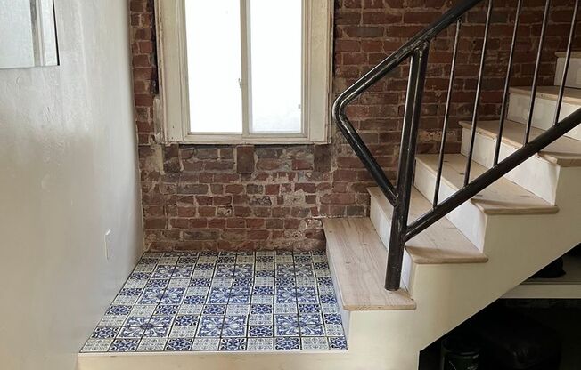 Charming 2 Bedroom, 2 Bath House for Rent!