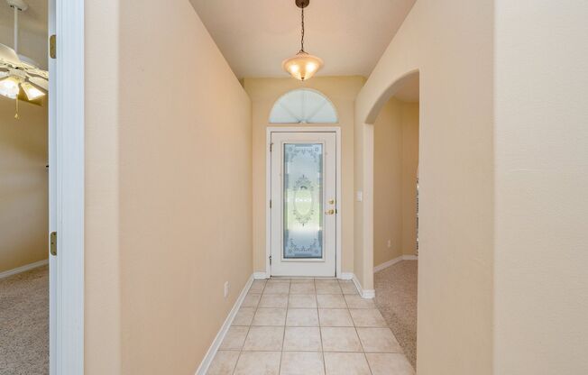 Spacious Home in Navarre!