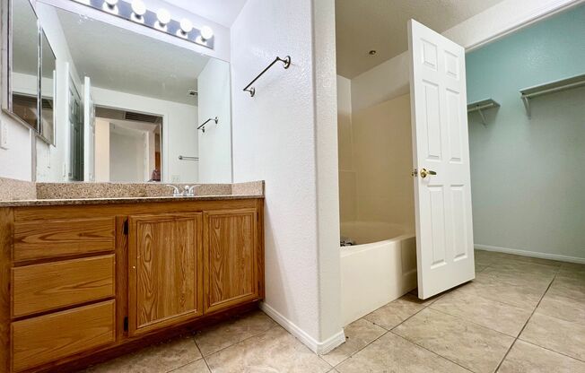 1 bed, 1 bath, $1,400, Unit # 2049
