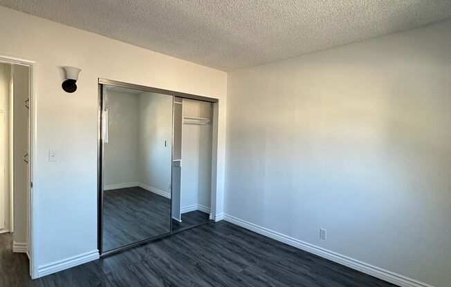 2 beds, 1 bath, 860 sqft, $2,275, Unit 6