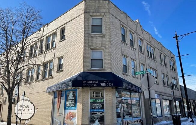 5503 W BELMONT