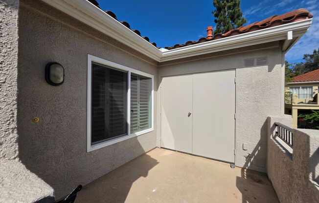 Seagate Colony: Upper 1 Bedroom 1 Bath Condo