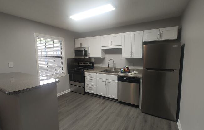 1 bed, 1 bath, 775 sqft, $970, Unit 102 - D
