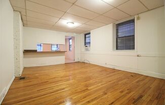 Beautiful Spacious Studio w/ Private Entrance!*Available September*