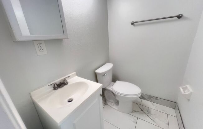 2 beds, 1.5 baths, 800 sqft, $1,450, Unit 136