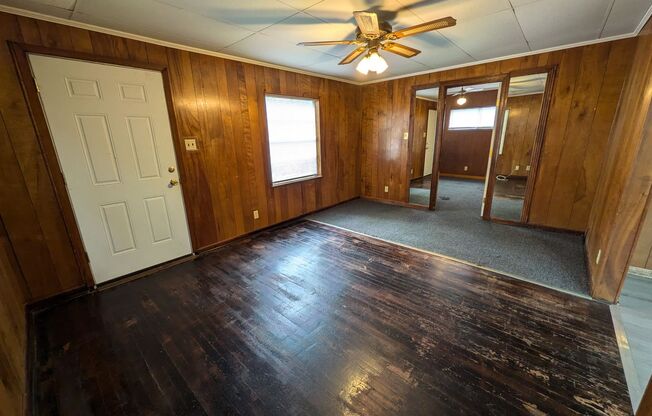 **Move-In Special! $200 off 1st Mo.** 495 Iowa Ave., Beaumont, TX 77705
