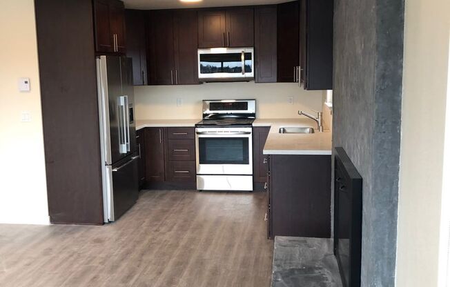 3 beds, 2 baths, 1,050 sqft, $2,932, Unit 104