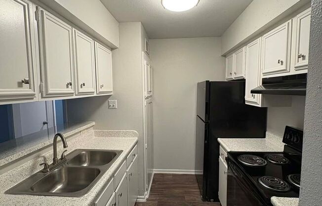 2 beds, 2 baths, 931 sqft, $1,003, Unit 04-0401