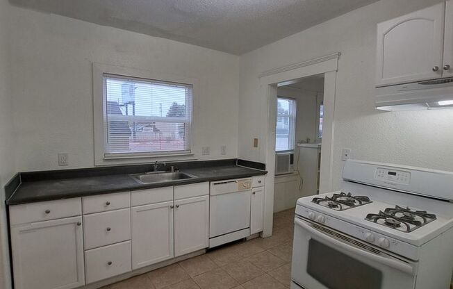 2510-2520 E. Washington Ave
