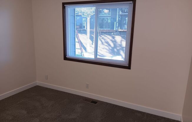 2 beds, 1.5 baths, 1,050 sqft, $2,049, Unit 214-776C