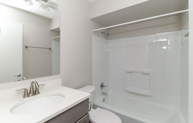 3 beds, 1.5 baths, $1,599, Unit D