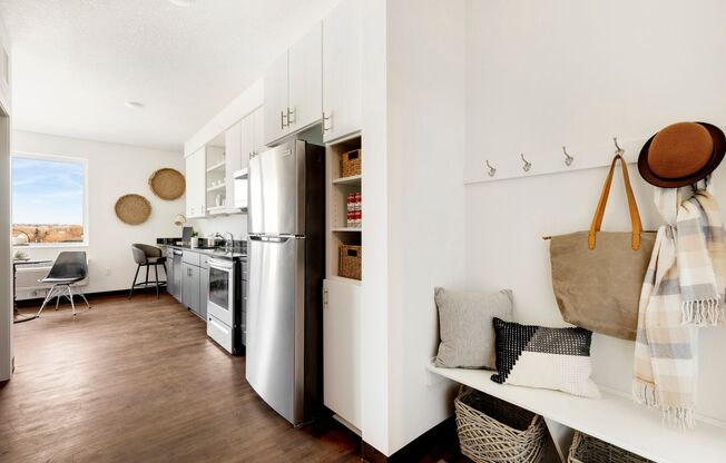Studio, 1 bath, 407 sqft, $1,145, Unit 408