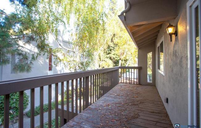 Nicely Upgraded 2 Bedroom 2 Bathroom Condo Available Now!