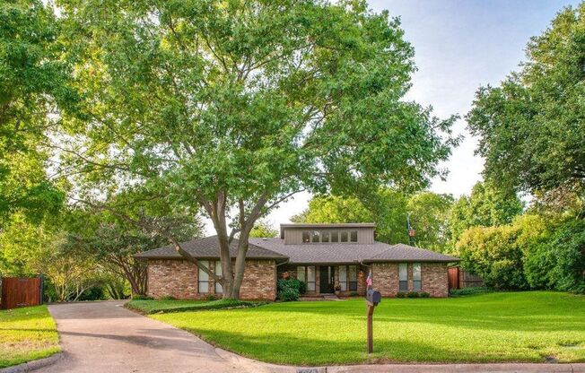 Charming 3-bedroom, 2-bathroom home in Grand Prairie