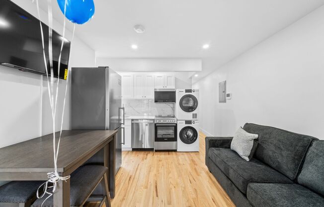 3 beds, 1 bath, 513 sqft, $4,025, Unit 16