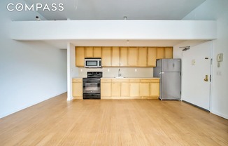 74 GREENPOINT AVE