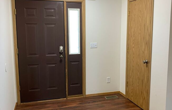 3 Bdrm 1.5 Ba | Muldoon & Tudor area | AVAILABLE NOW!!