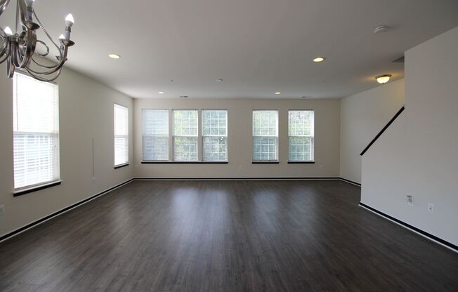3BR/2.5BA townhome