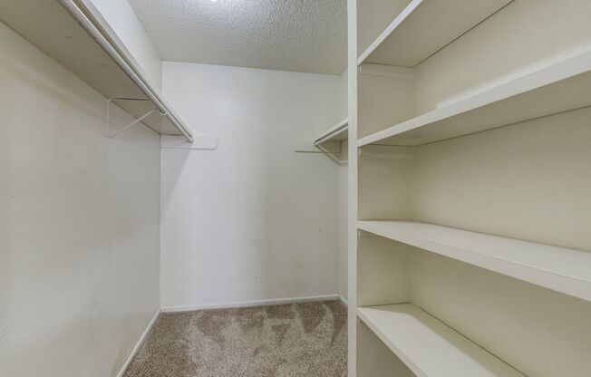 2 beds, 2 baths, 926 sqft, $737, Unit #29